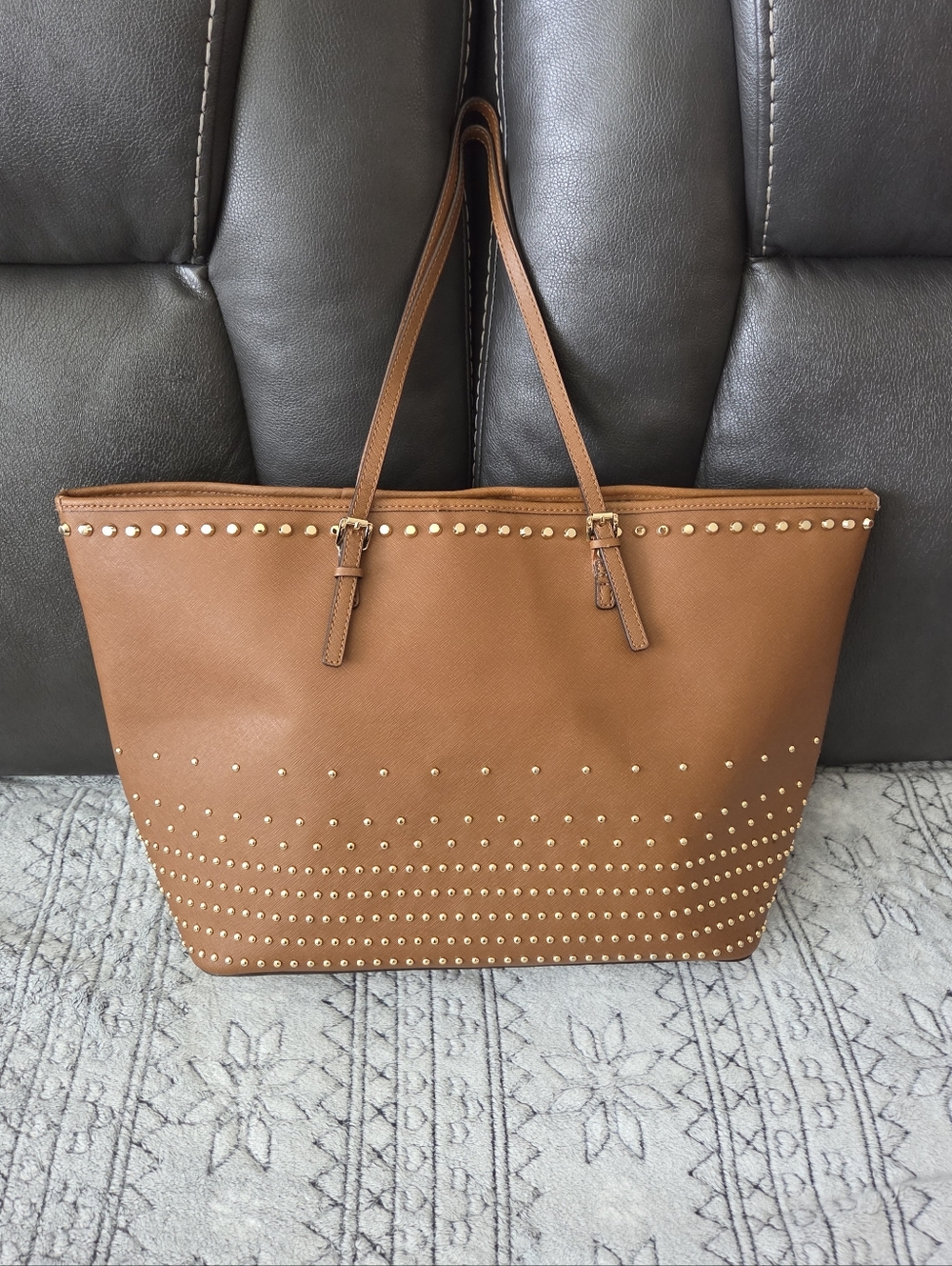 Michael Kors Tan Gold Studded Leather Jet Set Tote Bag Large Size Travel Office - Picture 10 of 16